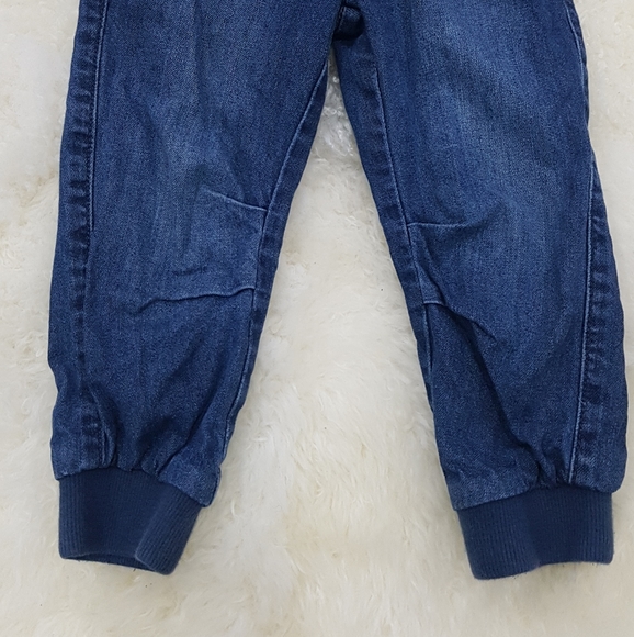 Carter's pull on girls jeans 2t - Picture 2 of 5